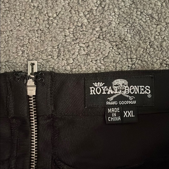 Royal‎ Bones Gothic Black Skater Mini Skirt with Silver Chains and Straps XXL - Picture 2 of 4